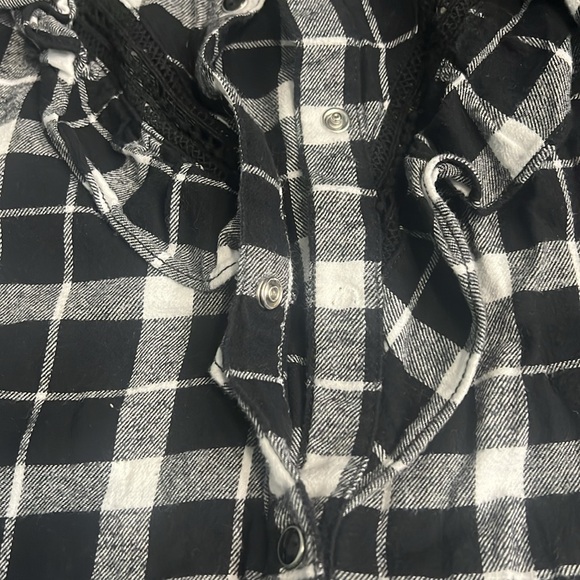 Kate Spade, New York black and white checkered long sleeve shirt, size medium - Picture 12 of 14